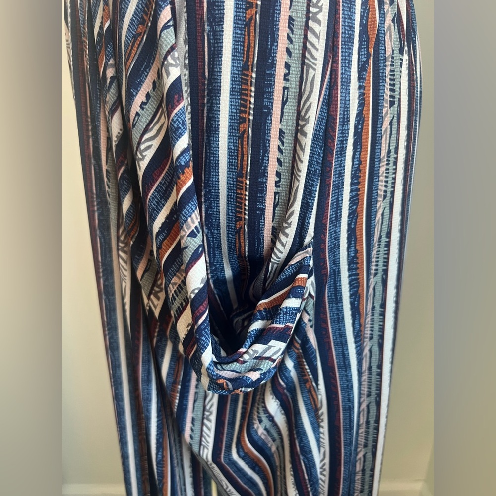 BCBGeneration Striped Maxi Dress With Pockets - Picture 4 of 10